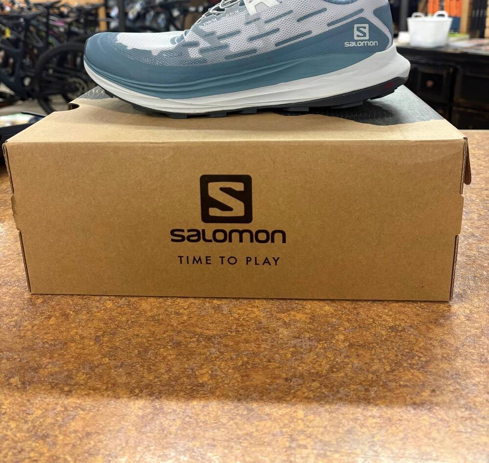 NEW SALOMON men's ultra glide shoes in bluestone/pearl